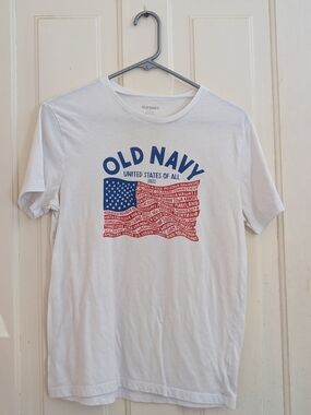 Old Navy Adult White SS Tee with Red & Blue Flag Size Small